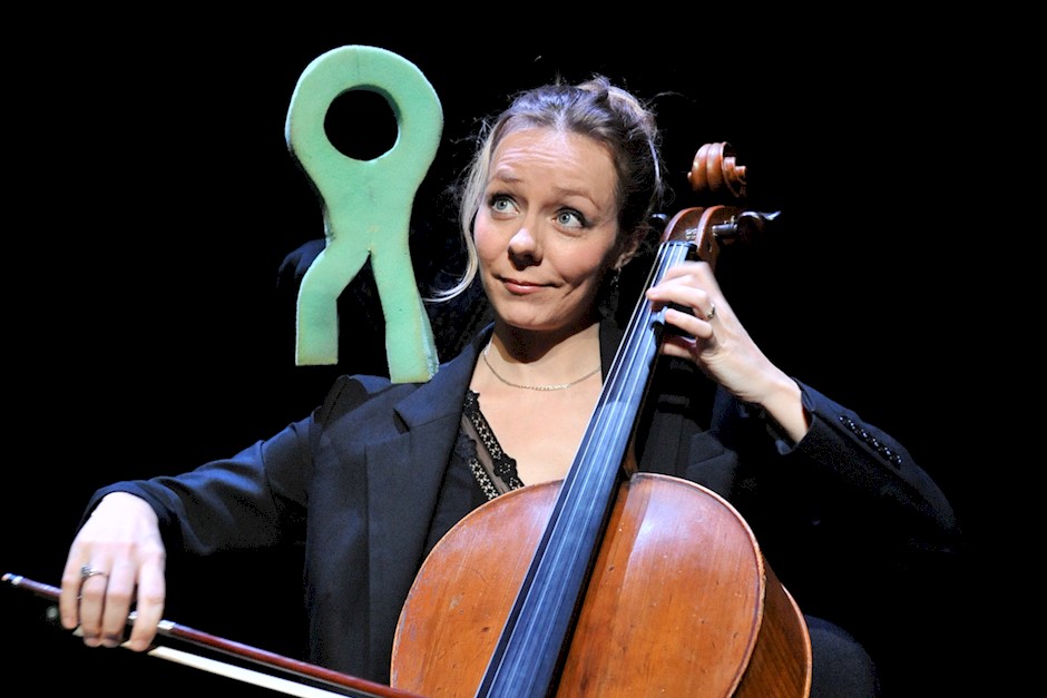Festspillene i bergen FotoLa Balle Rouge Violoncelle.jpg