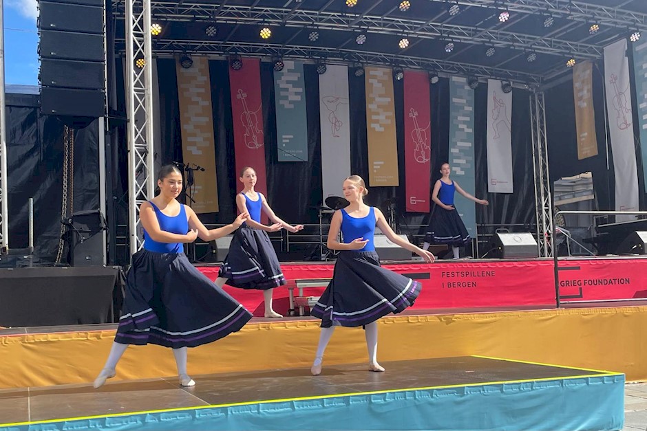 Danse.jpg