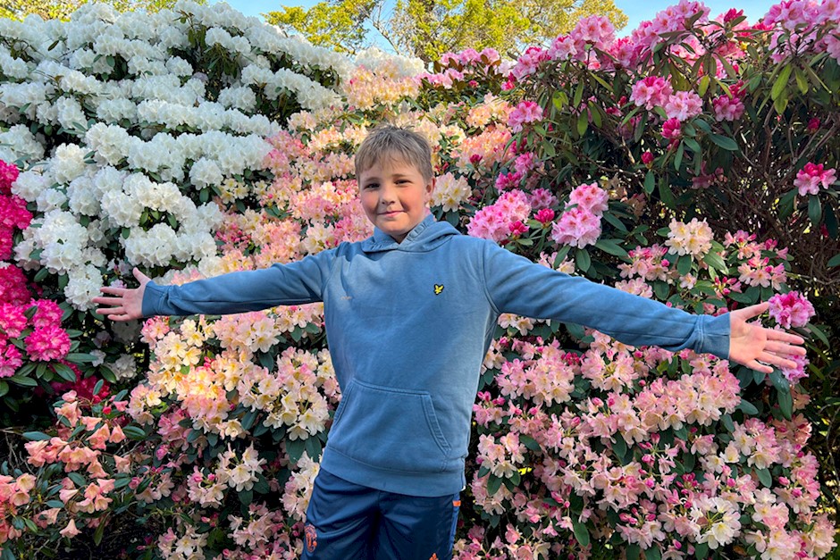 Arboretet_Tobias Sæthre i kultivarsamling Helene Ødven.jpg
