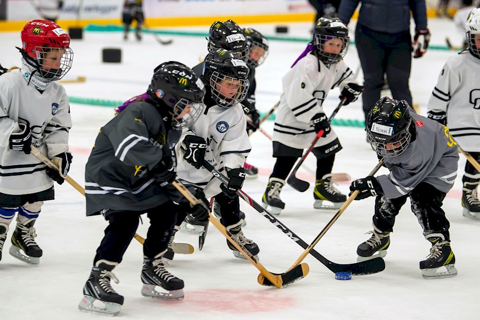Lyderhorn Ishockeyklubbs Hockeyskole.jpg