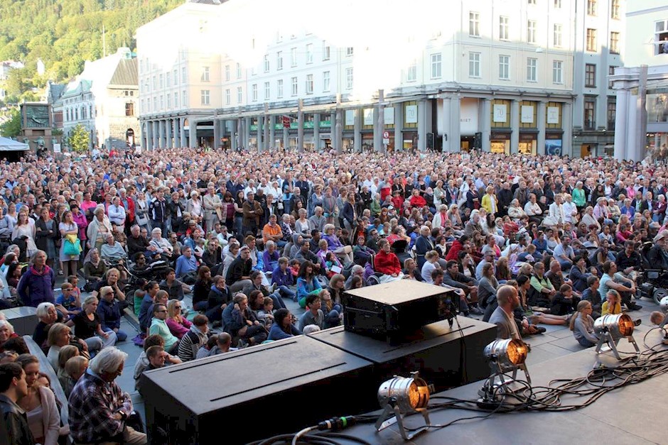 Sommerkonsert-på-Torgallmenningen.jpg