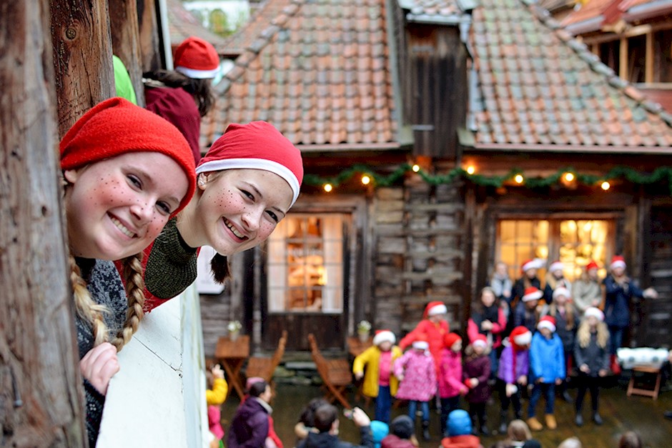smaanisser_jacobsfjorden_bryggen_julpaabrygen_snoprinsessen.jpg